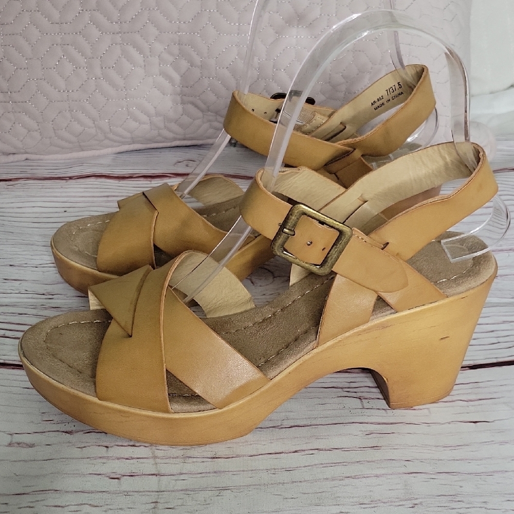 Chinese Laundry Tan Faux Leather Wedges Size 7